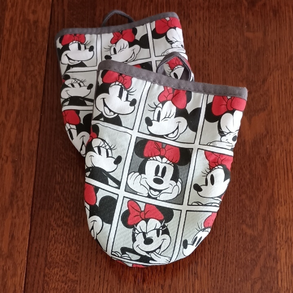 Disney Minnie Mouse 2 Pk Finger Oven Mits (b400)
